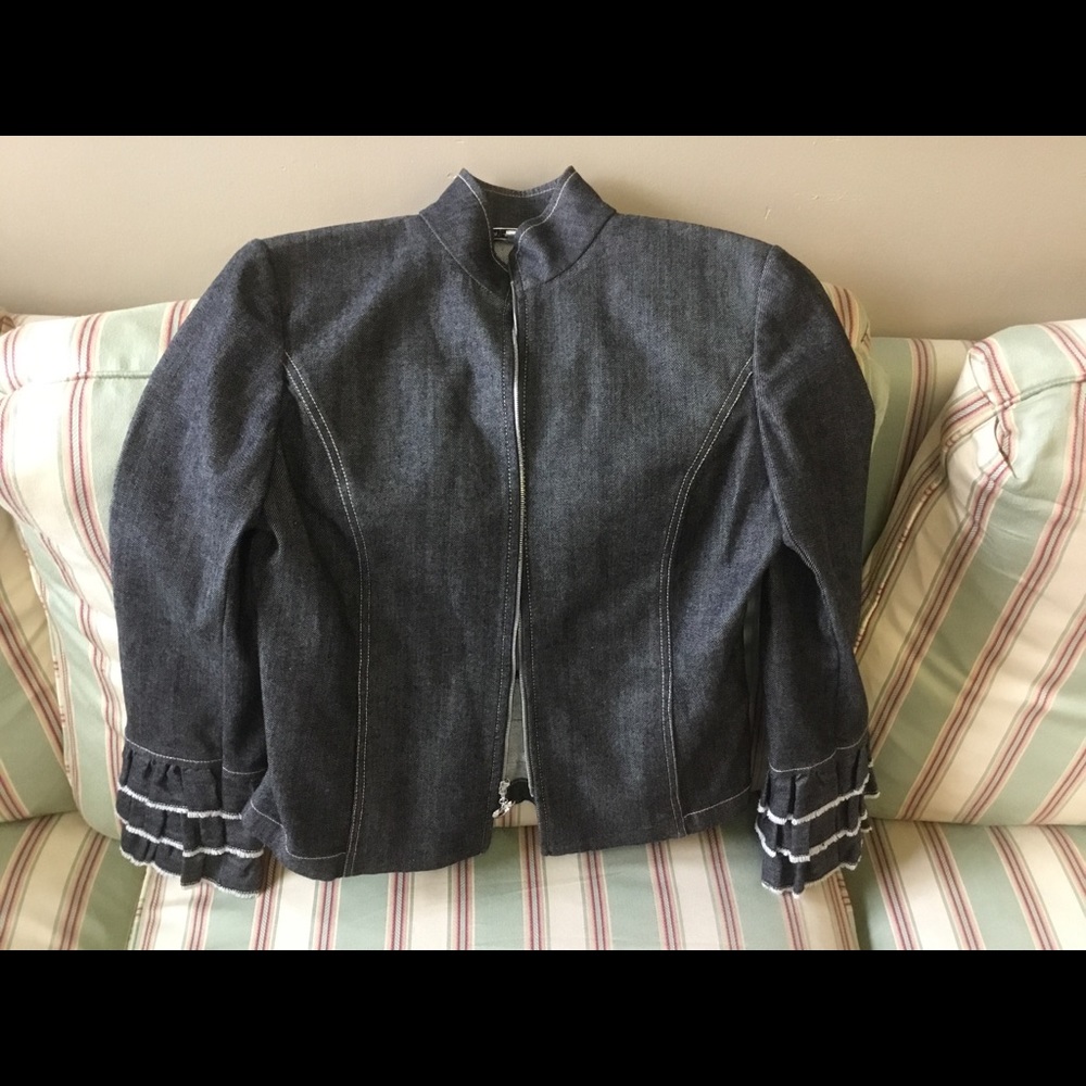 ❤️St. John Sport Jean Jacket.  ECU